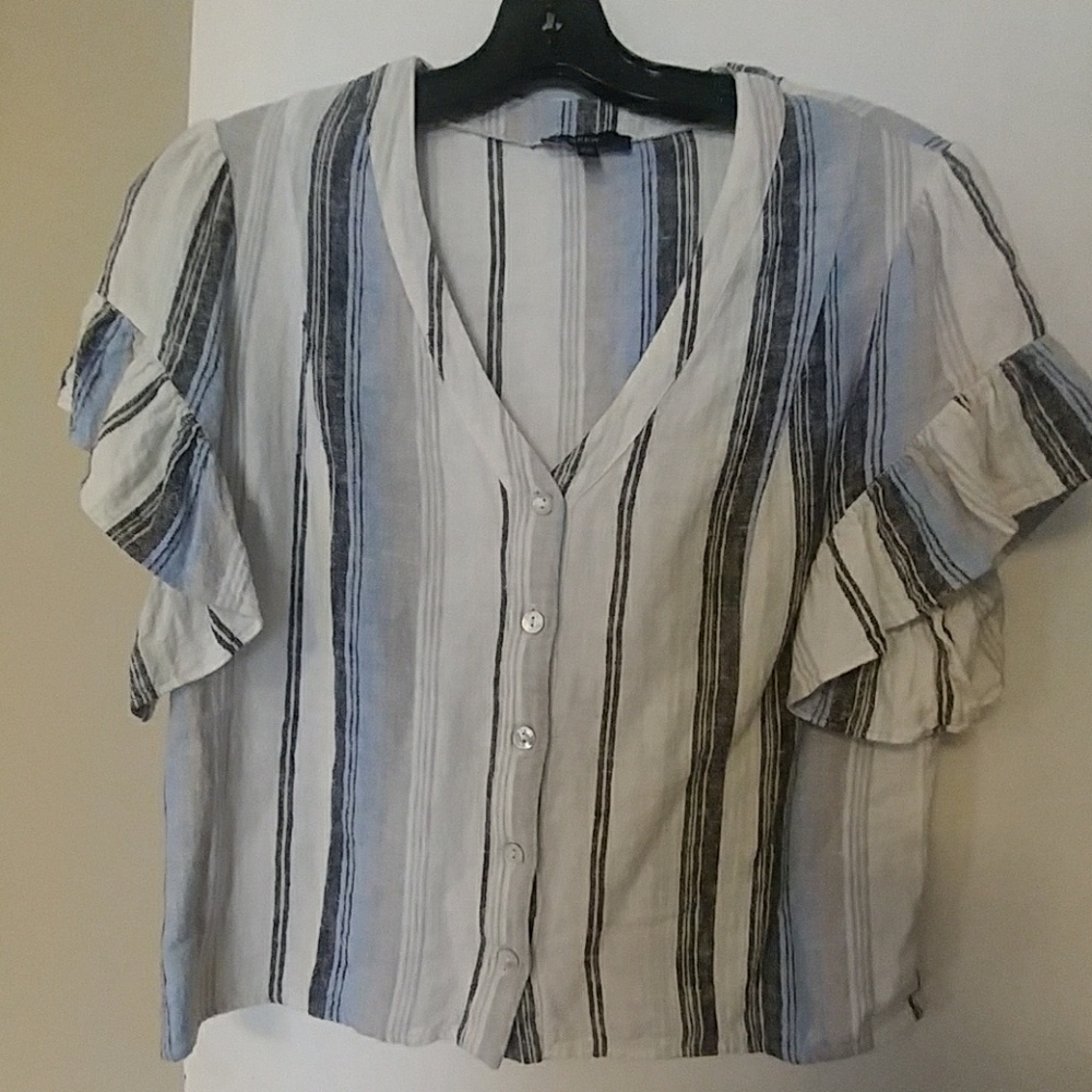 Striped linen blend v-neck top with ruffled sleeve
